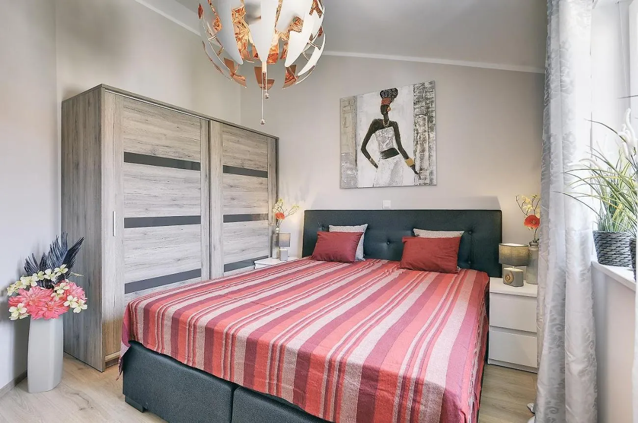 Top Villa Mit Privatem Pool, Wlan, Sonnenliegen, Terrasse Und Eigenem Grillbereich Pula Holiday home